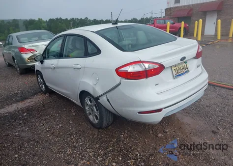 2015 Ford Fiesta Se z USA, uszkodzony, nr VIN 3FADP4BJ0FM130138